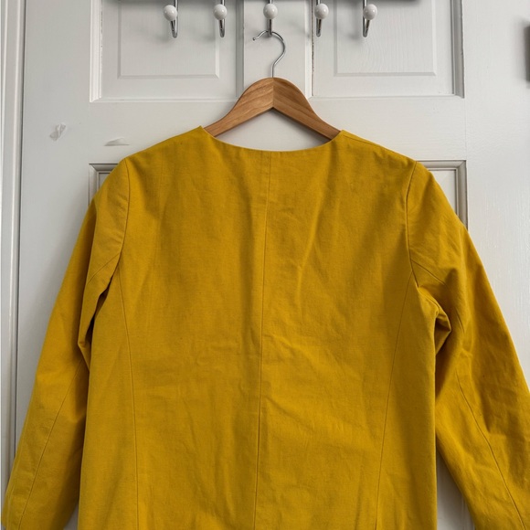 Boden spring collarless jacket. Deep pockets covered snaps. Mustard gold color - Picture 7 of 7
